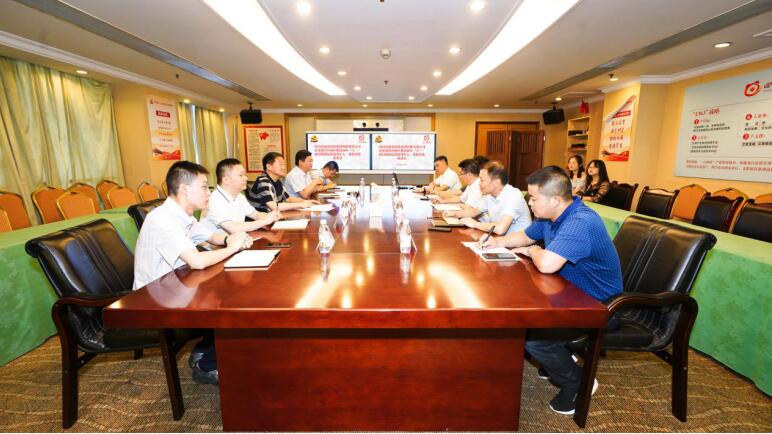 AG真人娱乐集团党委召开“八一”慰问座谈会