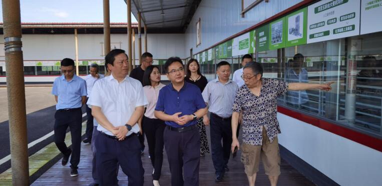 AG真人娱乐集团完成驻村帮扶干部轮换